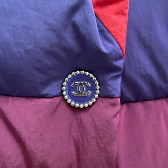 Chanel Fall/Winter 2019-2020 Puffer Jacket - Picture 4 of 6